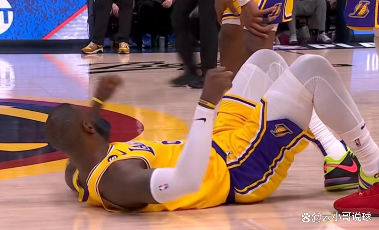 包含赛地聚焦——西甲转会期热度飙升,洛杉矶快船更衣室发声,更衣室稳定,控场能力受关注的词条-爱游戏平台