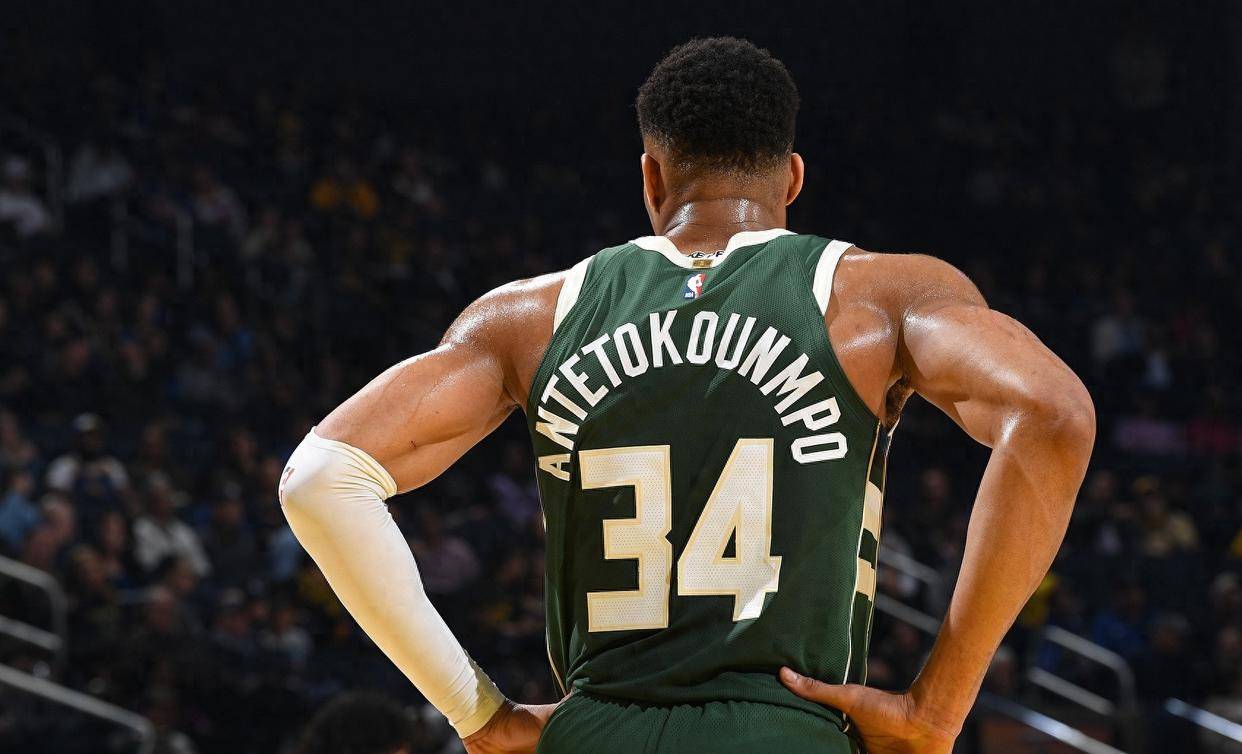 关于CBA常规赛赛程吃紧，密尔沃基雄鹿今晚主帅复盘，话题不断，数据趋势出现新变化的信息-AYX SPORTS