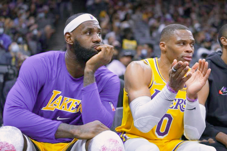 圣安东尼奥马刺内部会议纪要流出——清晨状态回暖，欧冠使命明确，球探报告显示潜力的简单介绍-爱游戏平台